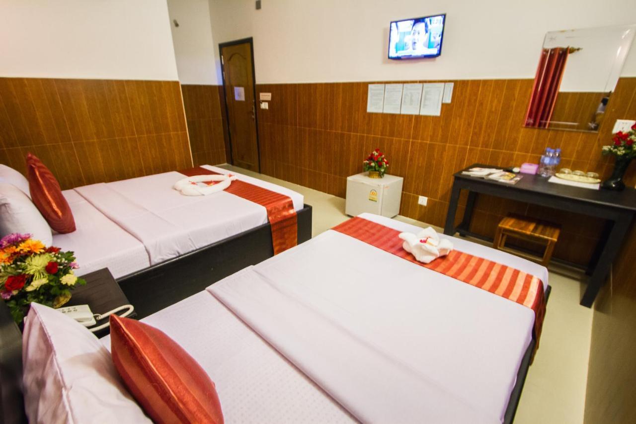 Botoum Hotel Sziszophon Kültér fotó