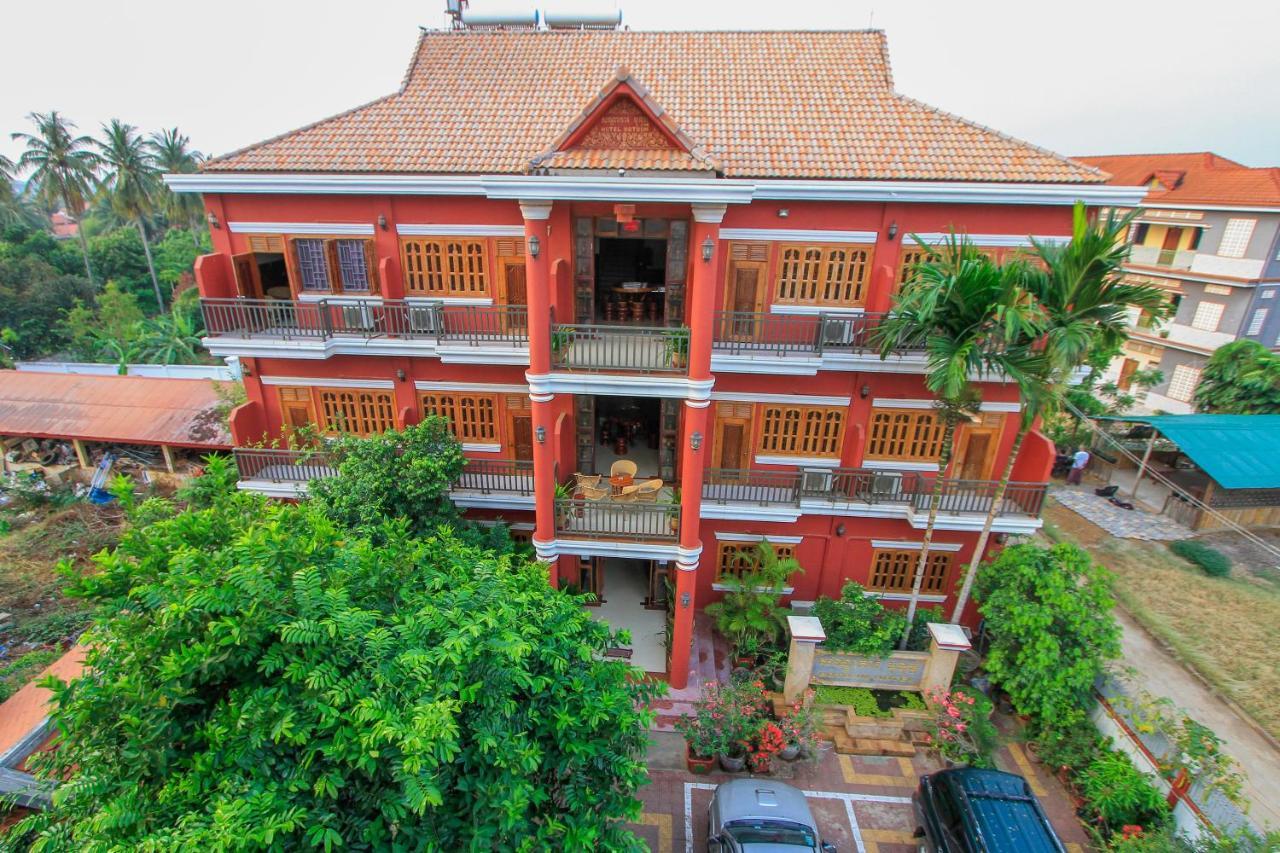 Botoum Hotel Sziszophon Kültér fotó