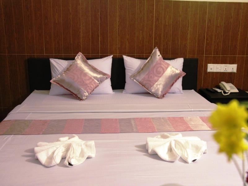 Botoum Hotel Sziszophon Kültér fotó