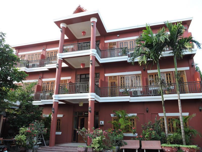 Botoum Hotel Sziszophon Kültér fotó